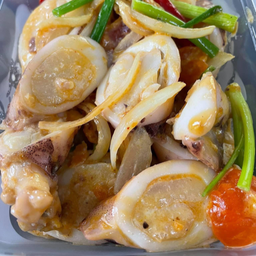 หมึกไข่ผัดไข่เค็ม