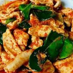 ผัดพริกแกง (อก)ไก่ล้วน เป็นกับข้าว ฟรีข้าว 1ถุง