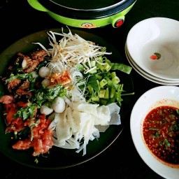 เตี๋ยวเรือชามตั้ง