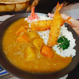 ข้าวแกงกะหรี่กุ้งทอด