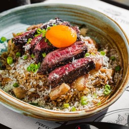 ข้าวผัดมันเนื้อดรายเอจ ท็อปเนื้อใบบัว