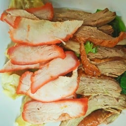 เกี๊ยวน้ำเป็ดย่าง+หมูแดง