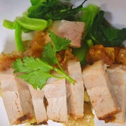 เกี๊ยวน้ำหมูกรอบ