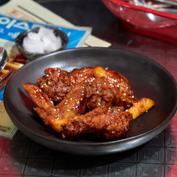 ไก่ทอดเกาหลีซอสเผ็ด 양념치킨