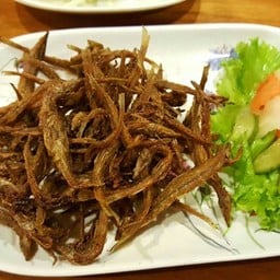 ปลารากกล้วยทอดกระเทียม