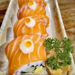 โรลแซลมอนสด