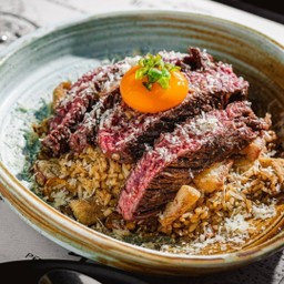 ข้าวผัดมันเนื้อดรายเอจ ท๊อปเนื้อสเกิร์ต