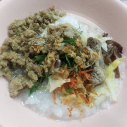 ข้าวต้มก๋วยเตี๋ยวนายทิพ (ข้าวต้มทรงเครื่องเจ้าเก่า หลังเซ็นทรัลเชียงราย)
