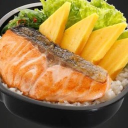 ข้าวหน้าปลาแซลมอลย่างเกลือ