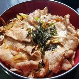 ข้าวหน้าหมูสไลด์