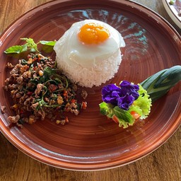 ก๋วยเตี๋ยวเนื้อ วัดดงมูลเหล็ก สาขาสุรินทร์