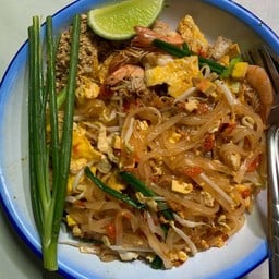 ผัดไทยกุ้งสด