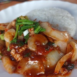 ผัดน้ำพริกเผาเป็นกับข้าว