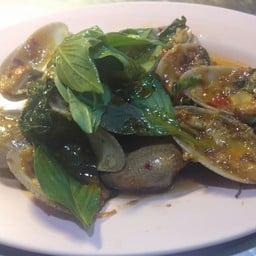 หอยลายผัดพริกเผา