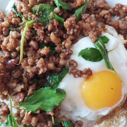 ข้าวราดผัดกะเพรา