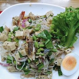 ยำขนมจีนหมูสับ+หมูยอ+ปลาทู+ไข่