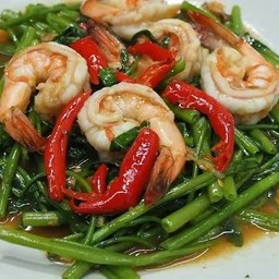 กุ้งผัดผักบุ้งราดข้าว