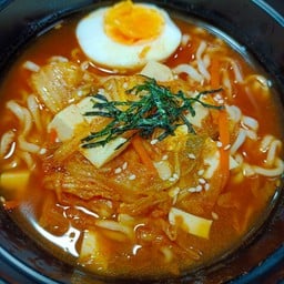 Eatmhee (อีทหมี) รามยอน & ต๊อกโบกี สะเดา