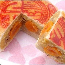 ขนมเปี๊ยะไส้ถั่วฟักไข่เค็ม