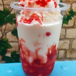 นมสดปั่นสตอร์เบอร์รี่