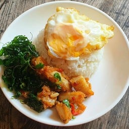 แม่แข อาหารตามสั่ง (ซอยวัดเสนาสนาราม)