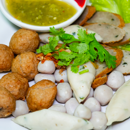 รวมลูกชิ้นลวกจิ้มLM