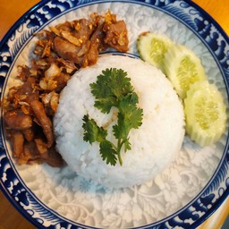 ข้าวหมูกระเทียม