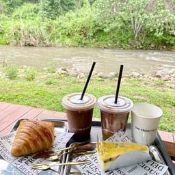 มอคค่า, One more อโกโก้, ครัวซองต์, ชีสเค้กเสาวรส