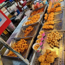 ร้านมันฝรั่งทอดตลาดโต้รุ่ง ตลาดโต้รุ่ง