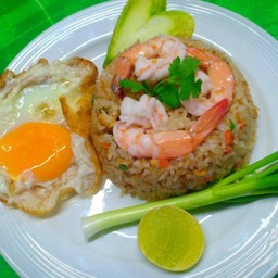 ข้าวผัดกุ้ง1จานแถมซุปเปอร์ขาไก่