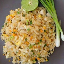 ข้าวผัดไก่