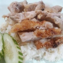 ข้าวมันไก่ต้ม + ข้าวมันไก่ทอด
