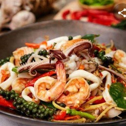 ผัดฉ่าทะเล