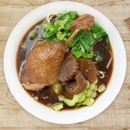 ก๋วยเตี๋ยว ต้ม ลาบ ตำ ยำแหลก อาหารอีสาน ครัวคุณเดือน
