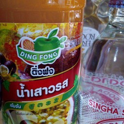 เสาวรสอิตาเลี่ยนโซดาแก้วใหญ่