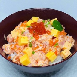 ข้าวหน้าแซลมอนเต๋าสไปซี่