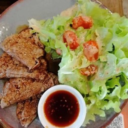 สลัดเนื้อวากิว