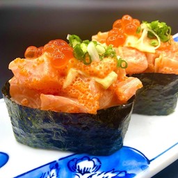 No.46 ข้าวปั้นแซลมอนซอสเมนไท