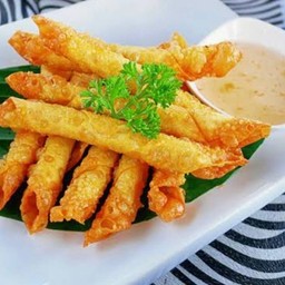 เกี๊ยวทอดใส้ปูอัด(ชุด10ชิ้น)