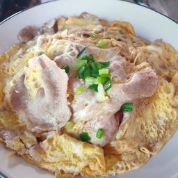 ข้าวไข่ข้นสันคอหมูสไลซ์ - CREMY OMELETTE WITH PORK SLICED