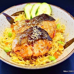 No.179 ข้าวหน้าปลาแซลมอนย่างซีอิ๊ว+ซุป