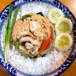 ข้าวผัดปลาหมึก