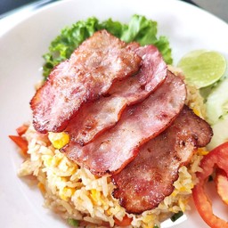 ข้าวผัดเบคอนคั่วเนย