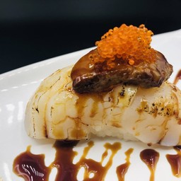 No.236   Hotate foiegrass nigiri (ข้าวปั้นหอยเชลล์ตับห่าน)