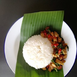 ข้าวโคตรกระเพราเทพหมู