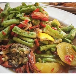 ส้มตำ ถั่วฝักยาว ปูปลาร้า