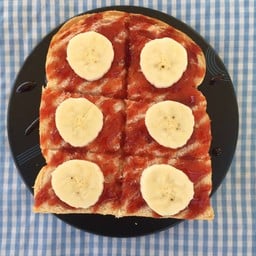 ขนมปัง สตรอว์เบอร์รี่ กล้วยหอม