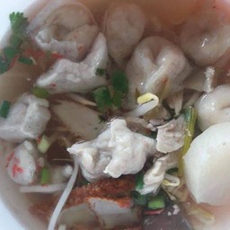 เกี๊ยวปลาน้ำใส หมูโบราณ