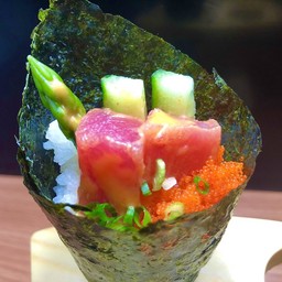 No.227 ข้าวห่อปลาทูน่าแบบกรวย