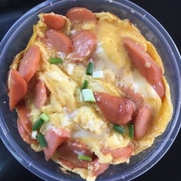 ข้าวไข่ข้น ไส้กรอก